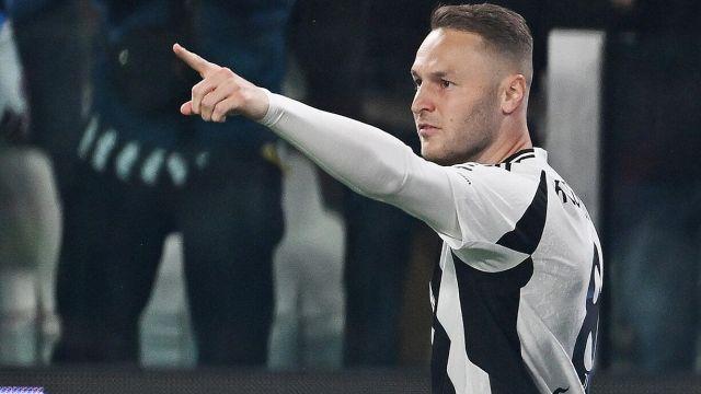 Jesters, co-miners at the opening, leave the position: