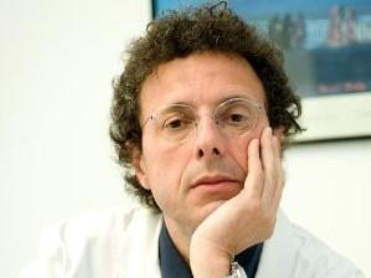 Un medico di Torino fa una foto all'aereo e non gli viene permesso di salire sull'aereo.sori Claudio...