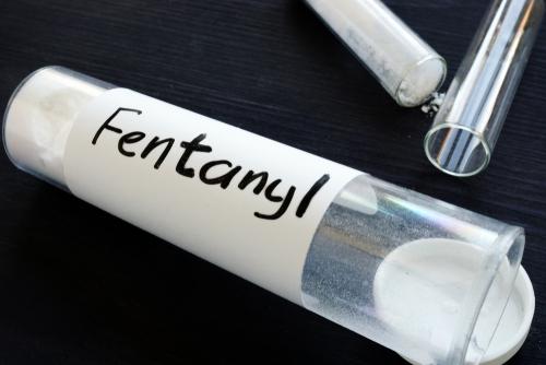 Fentanil. Le farmacie diventano vigilanti: il Ministero della Salute pubblica il adesivo contro l'ab...